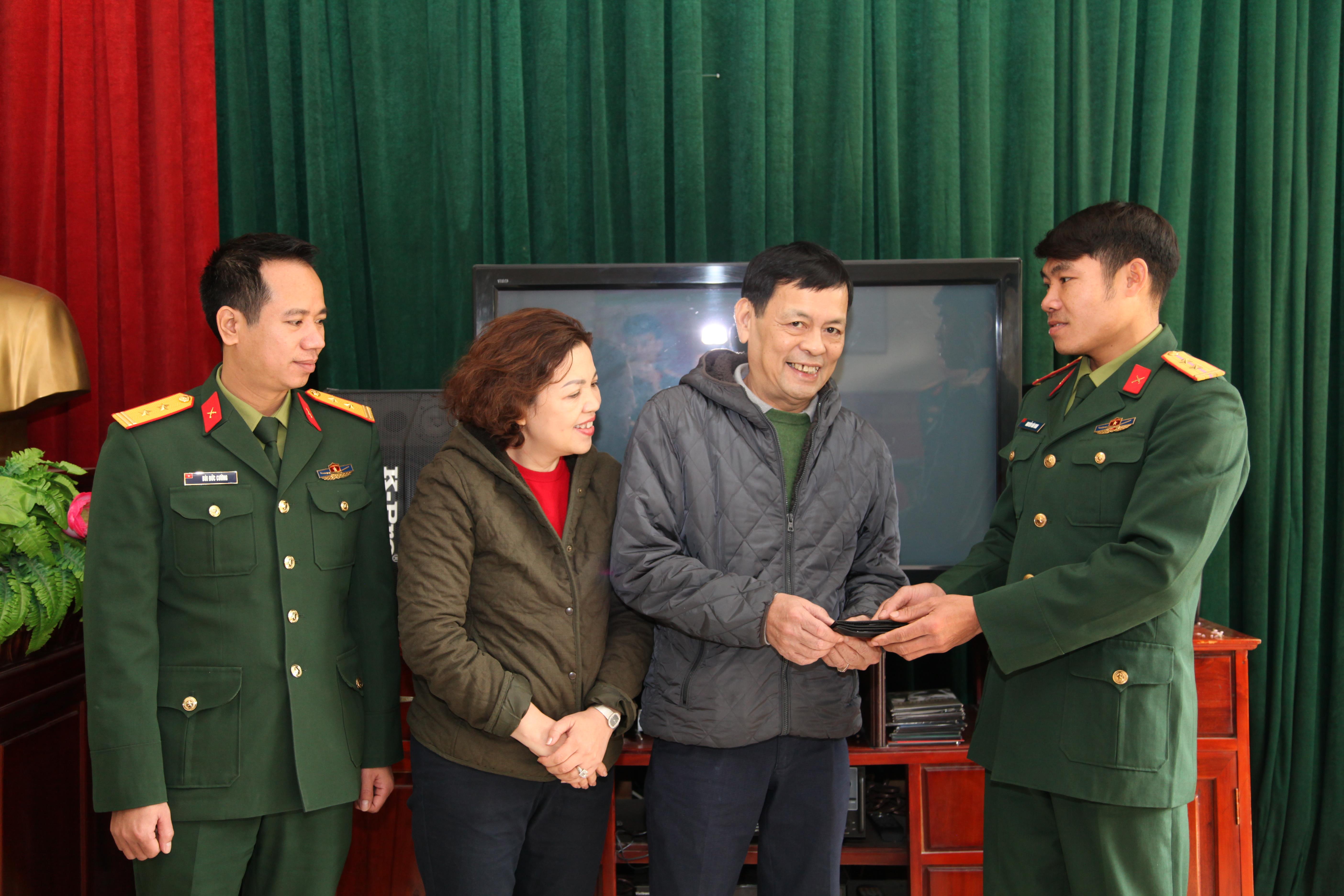 Trinh sát viên làm việc tốt đầu năm